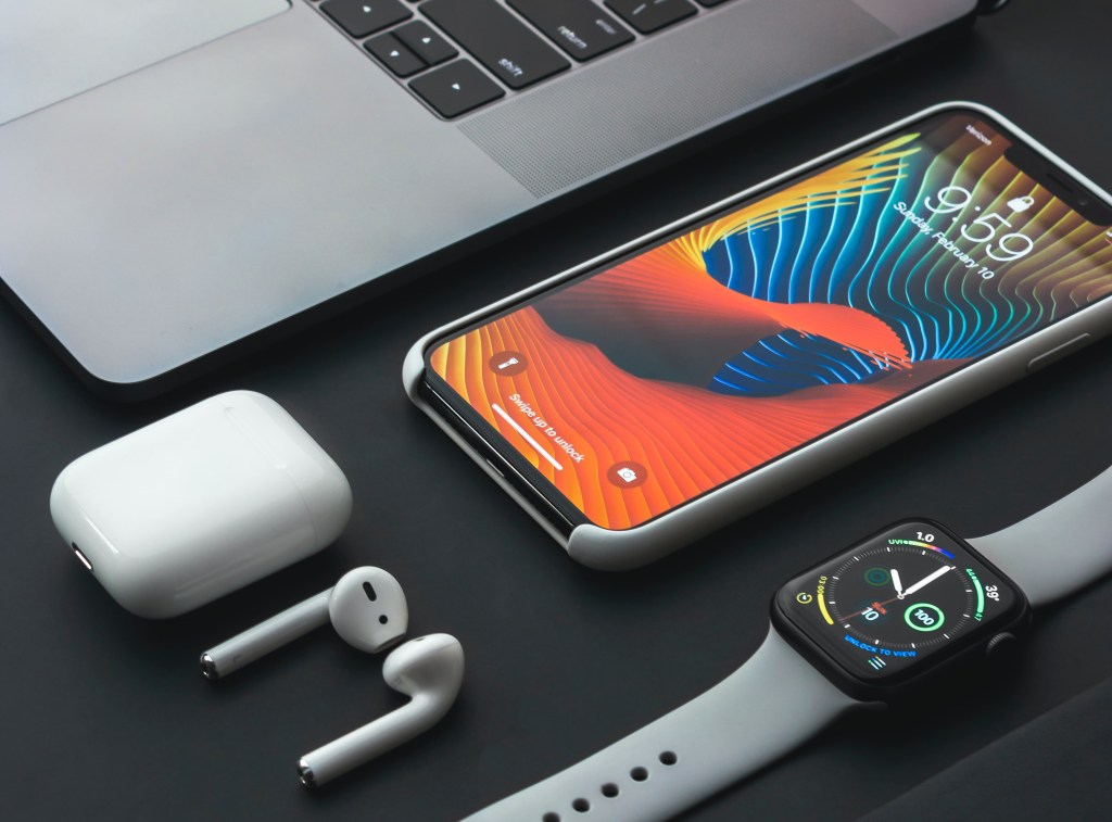 Under the Influence of the Apple&nbsp;AirPods